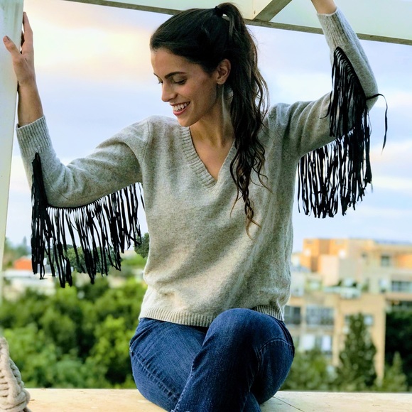 Meet Your Posher, Danielle! - Picture 8 of 8